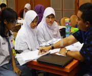 Peneliti LIPI Bimbing 55 Proposal Karya Ilmiah Remaja Terpilih 